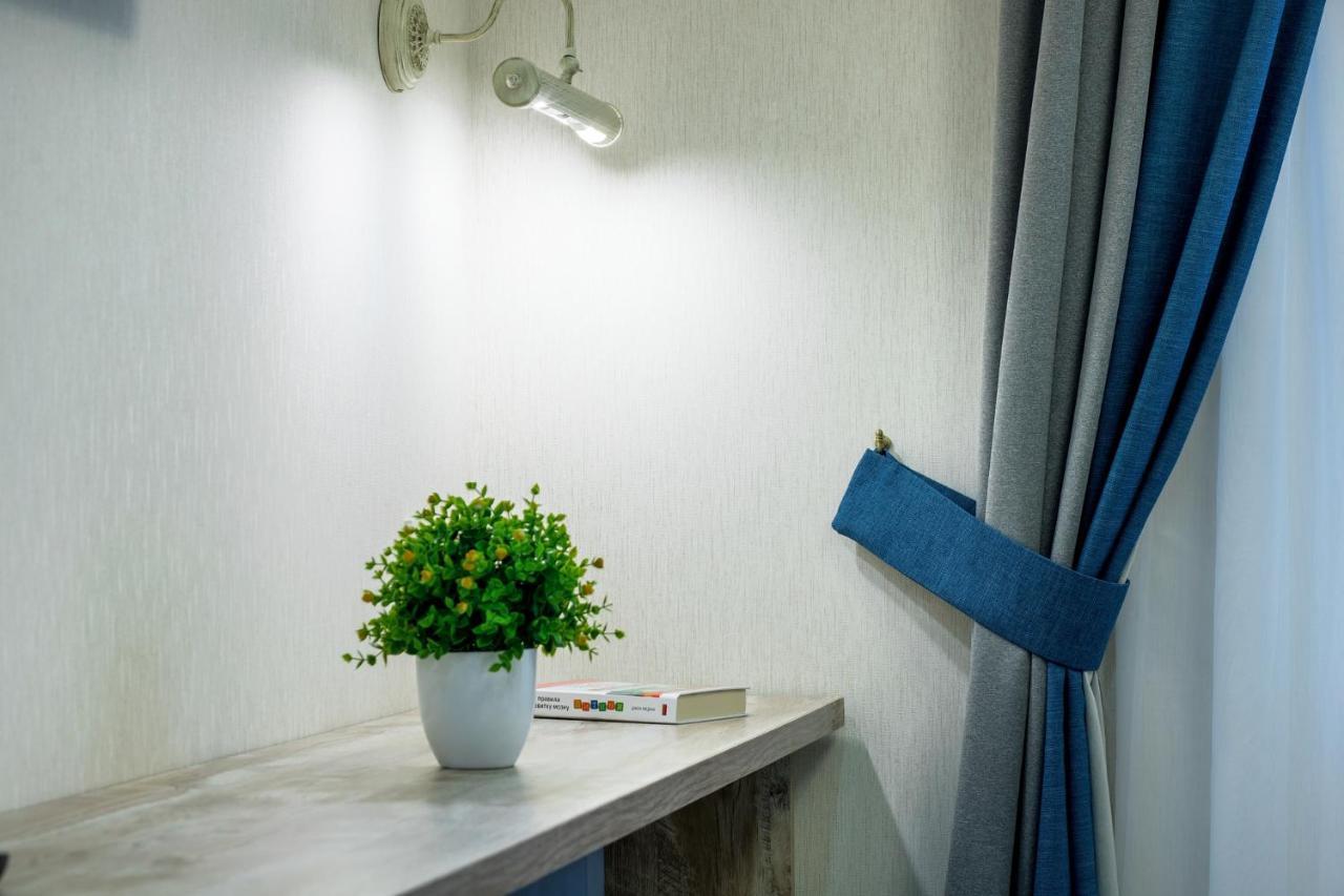 Mini Hotel Barvy Lvova On Horodotska St. Eksteriør billede
