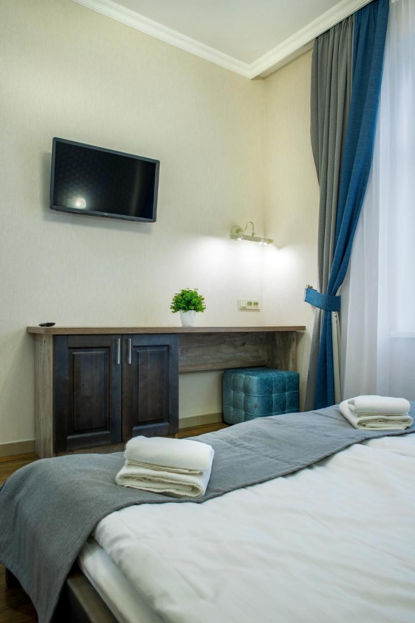 Mini Hotel Barvy Lvova On Horodotska St. Eksteriør billede