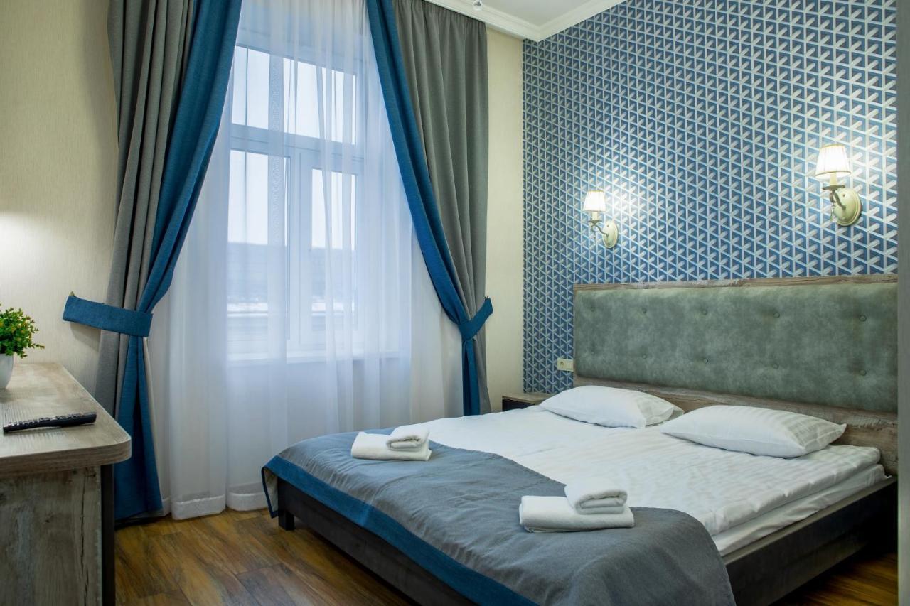 Mini Hotel Barvy Lvova On Horodotska St. Eksteriør billede