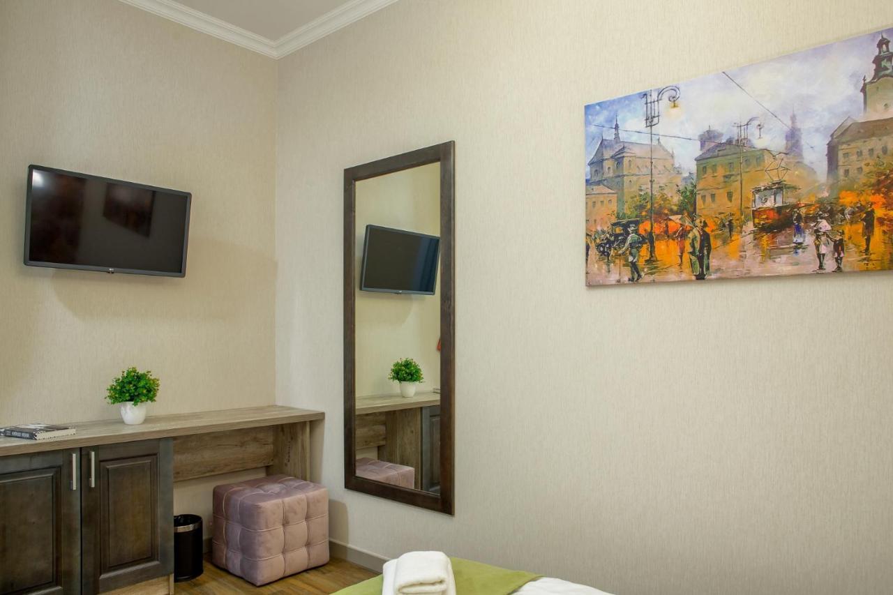 Mini Hotel Barvy Lvova On Horodotska St. Eksteriør billede